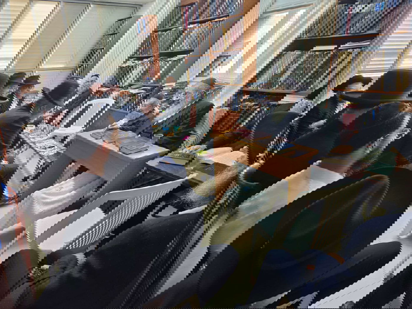 ניחום אבלים אצל האחים הרבנים הגאונים רבי מסעוד בן שמעון, וחכם ניסים בן שמעון