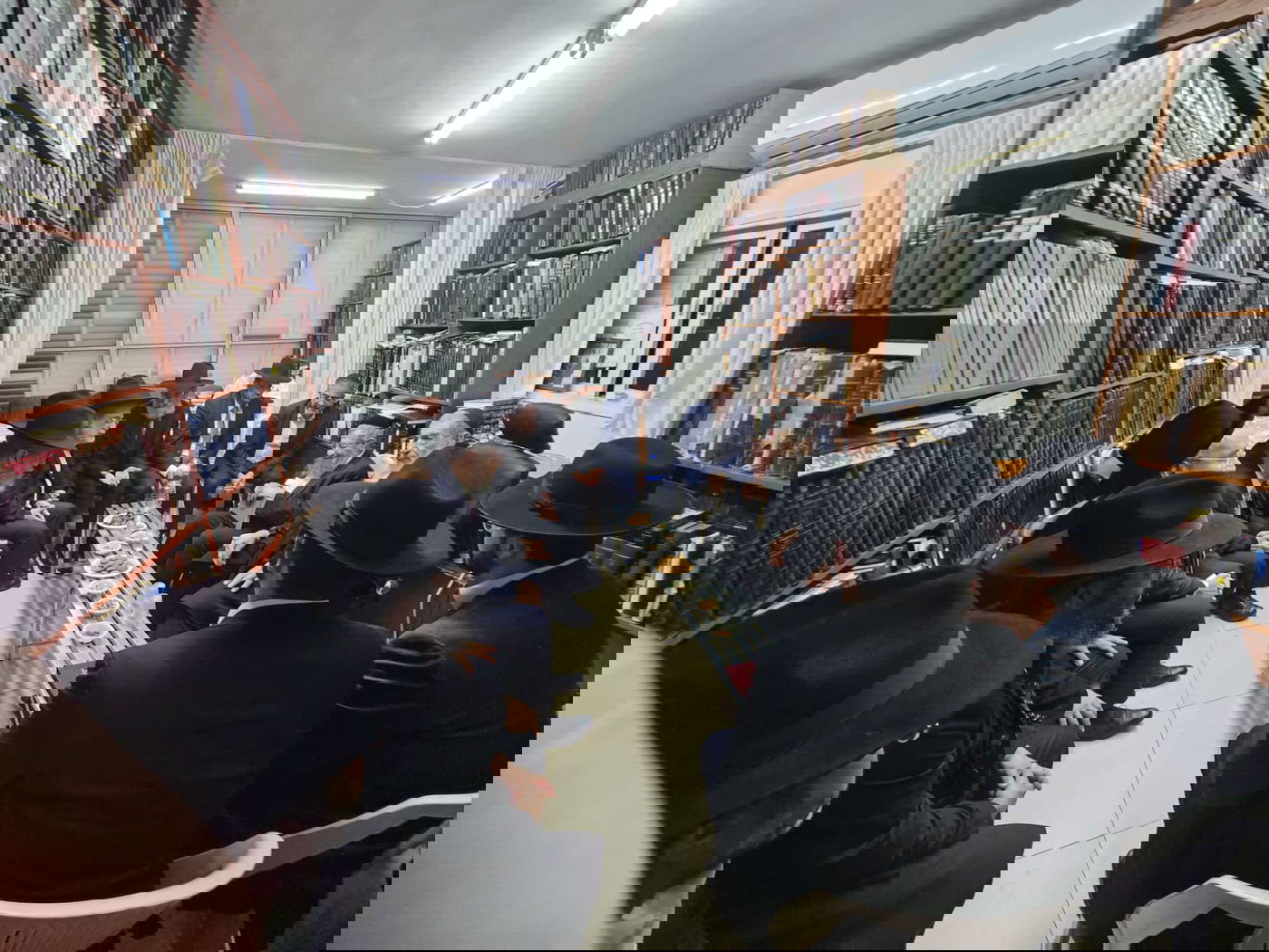 ניחום אבלים אצל האחים הרבנים הגאונים רבי מסעוד בן שמעון, וחכם ניסים בן שמעון