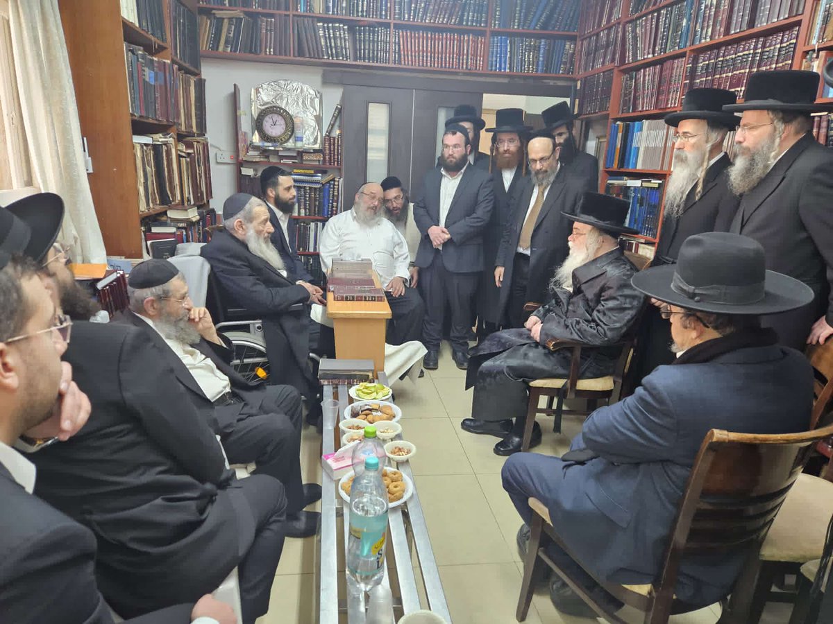 ניחום אבלים אצל האחים הרבנים הגאונים רבי מסעוד בן שמעון, וחכם ניסים בן שמעון