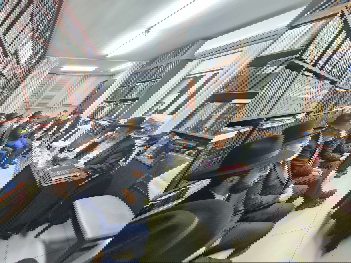 ניחום אבלים אצל האחים הרבנים הגאונים רבי מסעוד בן שמעון, וחכם ניסים בן שמעון