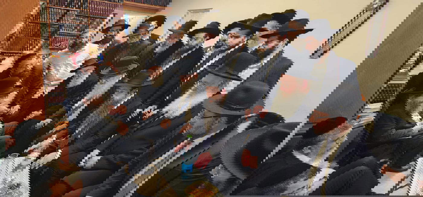 ניחום אבלים אצל האחים הרבנים הגאונים רבי מסעוד בן שמעון, וחכם ניסים בן שמעון