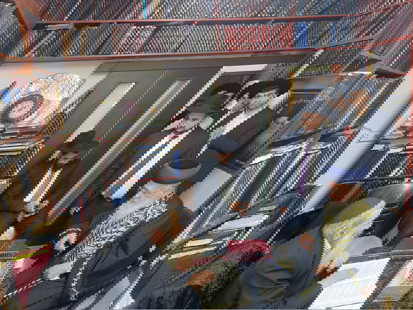 ניחום אבלים אצל האחים הרבנים הגאונים רבי מסעוד בן שמעון, וחכם ניסים בן שמעון