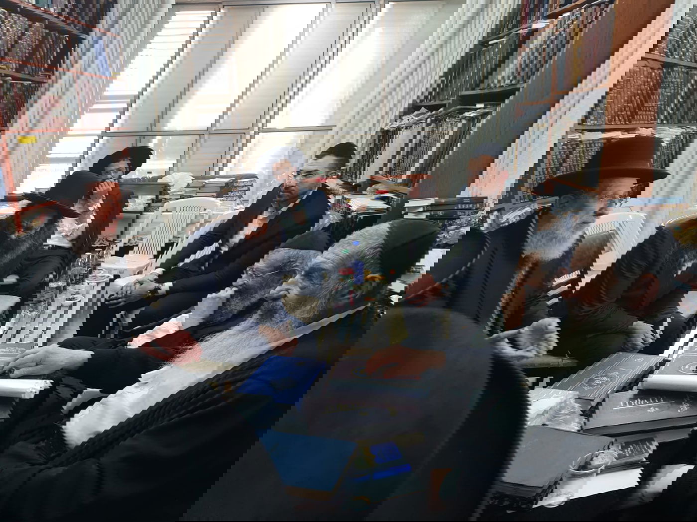 ניחום אבלים אצל האחים הרבנים הגאונים רבי מסעוד בן שמעון, וחכם ניסים בן שמעון