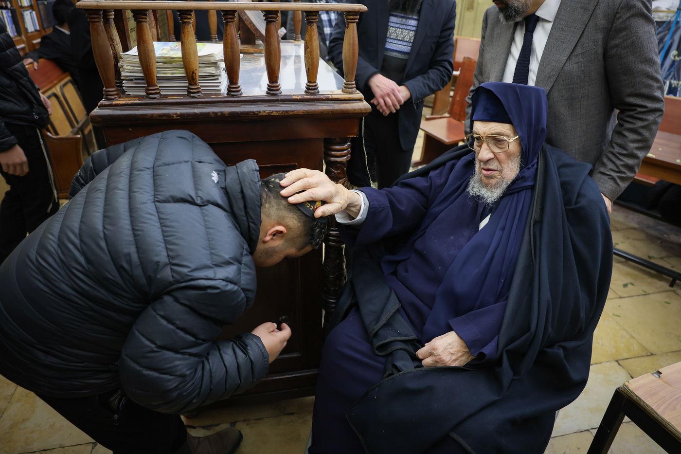 האדמו"ר רבי ברוך אבוחצירא - ה'בבא ברוך', בתפילה במירון
