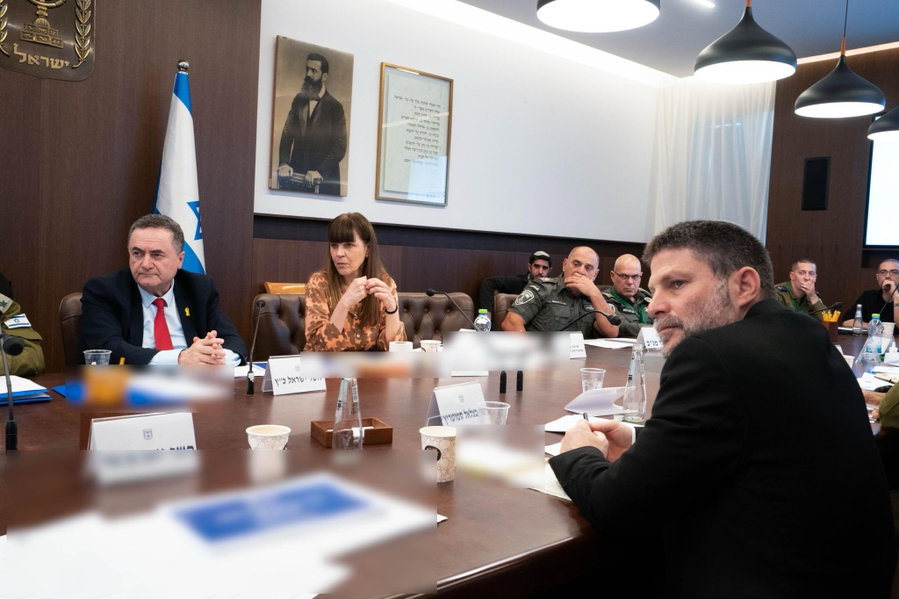 שר האוצר ושר הביטחון מוקדם יותר היום