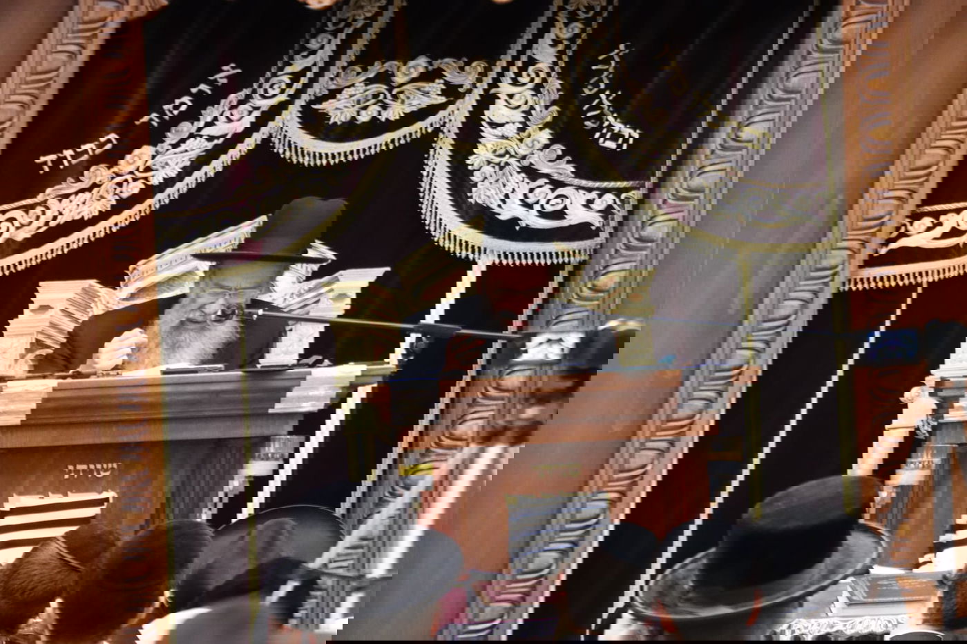 עצרת הספד על הגאון רבי זאב ברלין זצ"ל, בהיכל ישיבת 'גאון יעקב' 