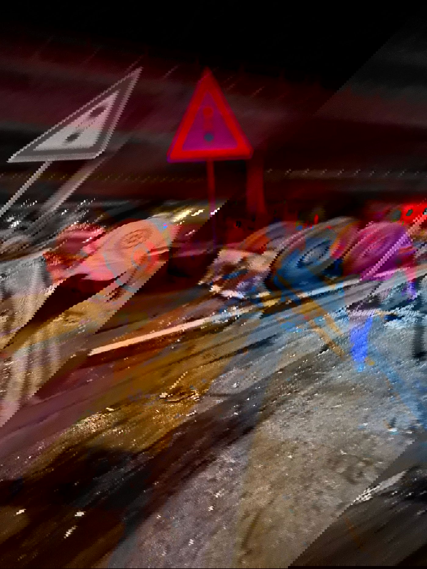 תאונה חריגה בבן שמן: משאית התהפכה מהגשר, הנהג נהרג