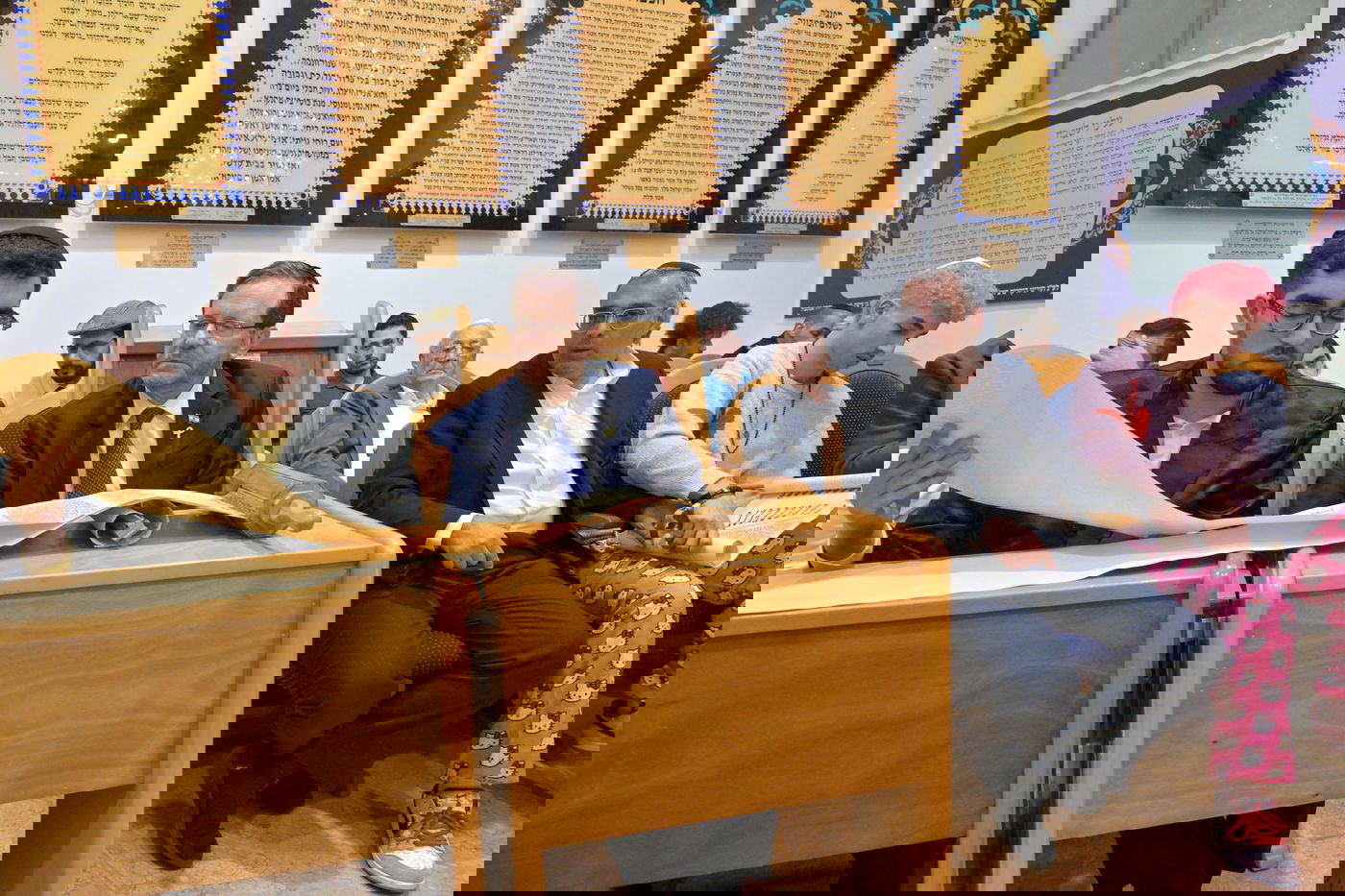 הרצוג בקריאת המגילה