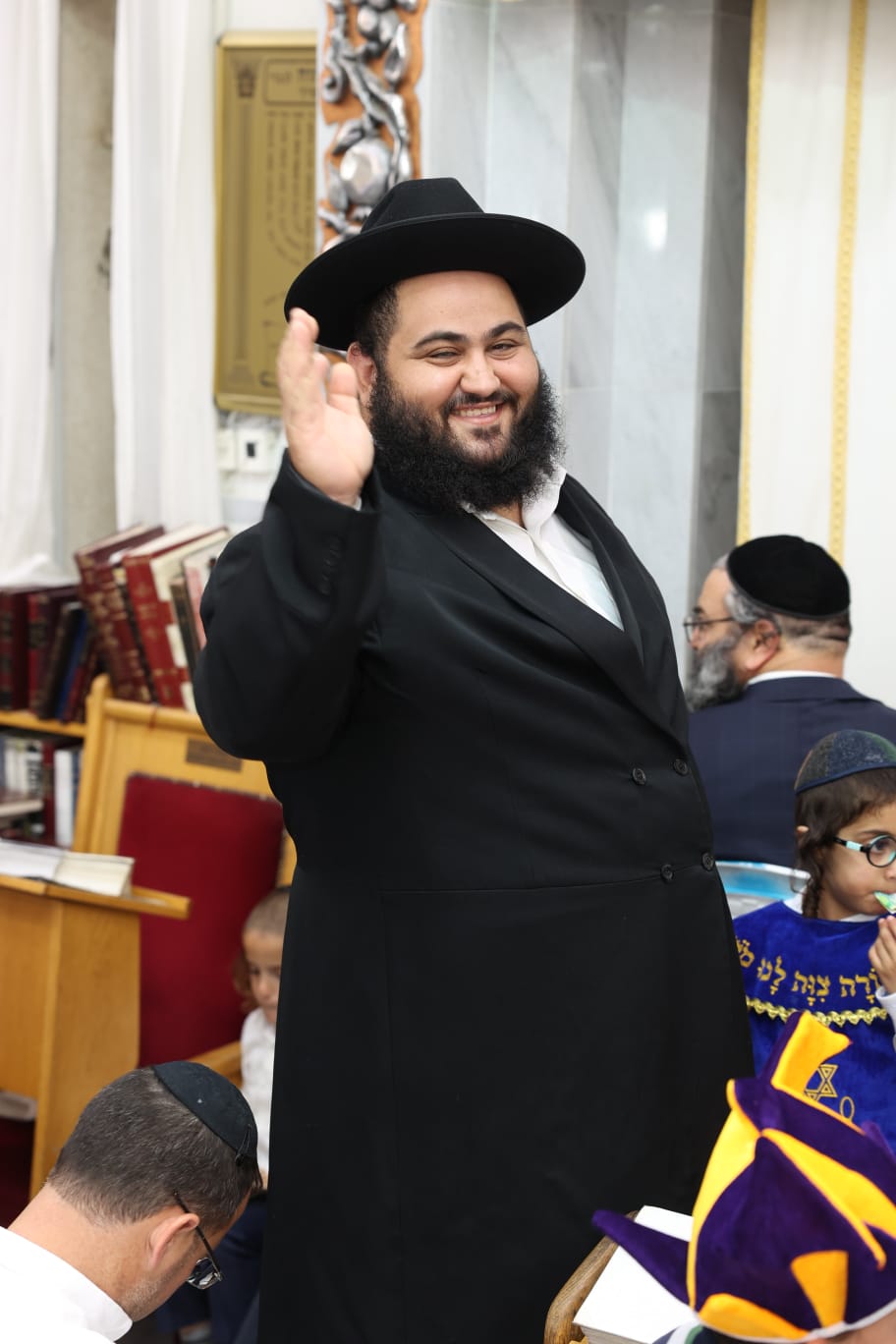 הגאון הרב חיים יוסף אברג'ל בקריאת המגילה