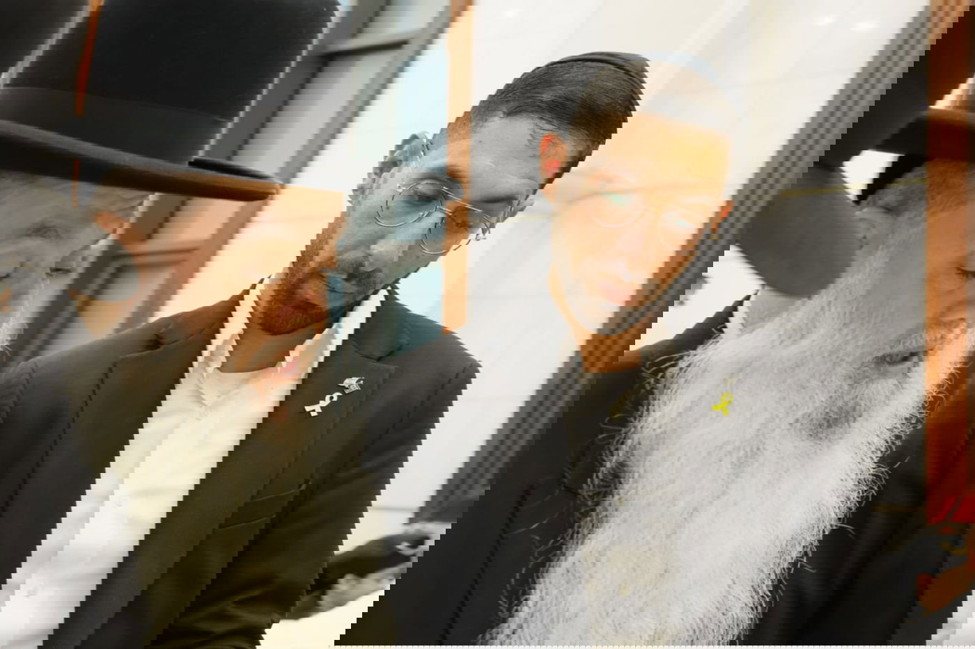 הגאון הרב יגאל כהן בקריאת המגילה