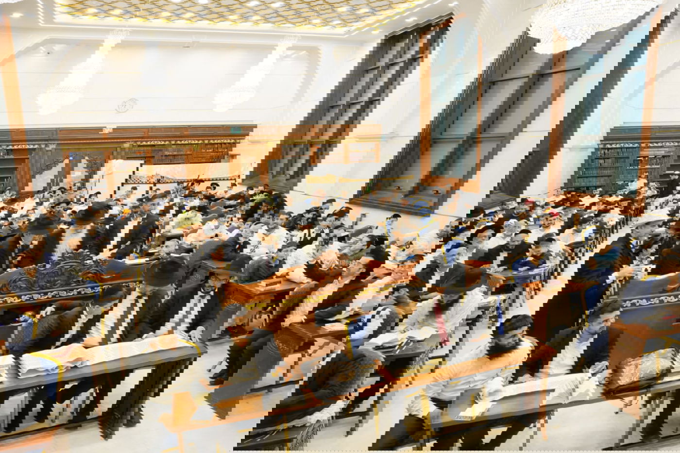 הגאון הרב יגאל כהן בקריאת המגילה