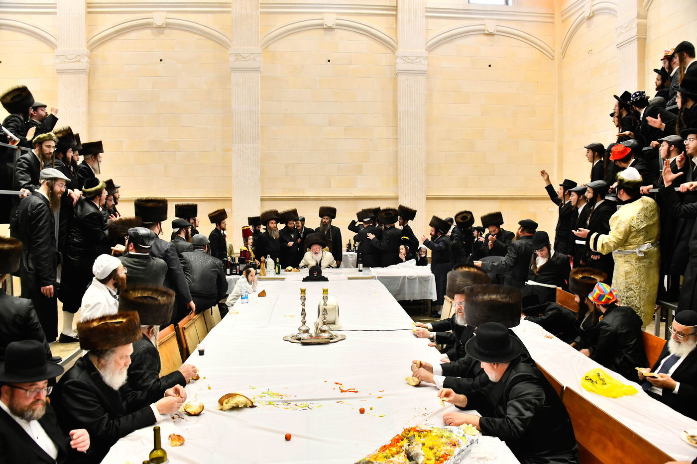 פורים בחצה"ק פרמישלאן