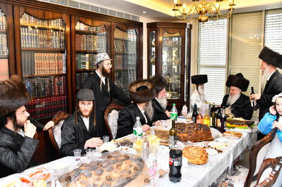 פורים בחצה"ק וואסלוי