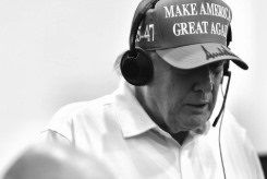 דקות שהסעירו את וושינגטון: תקרית המיקרופון של טראמפ