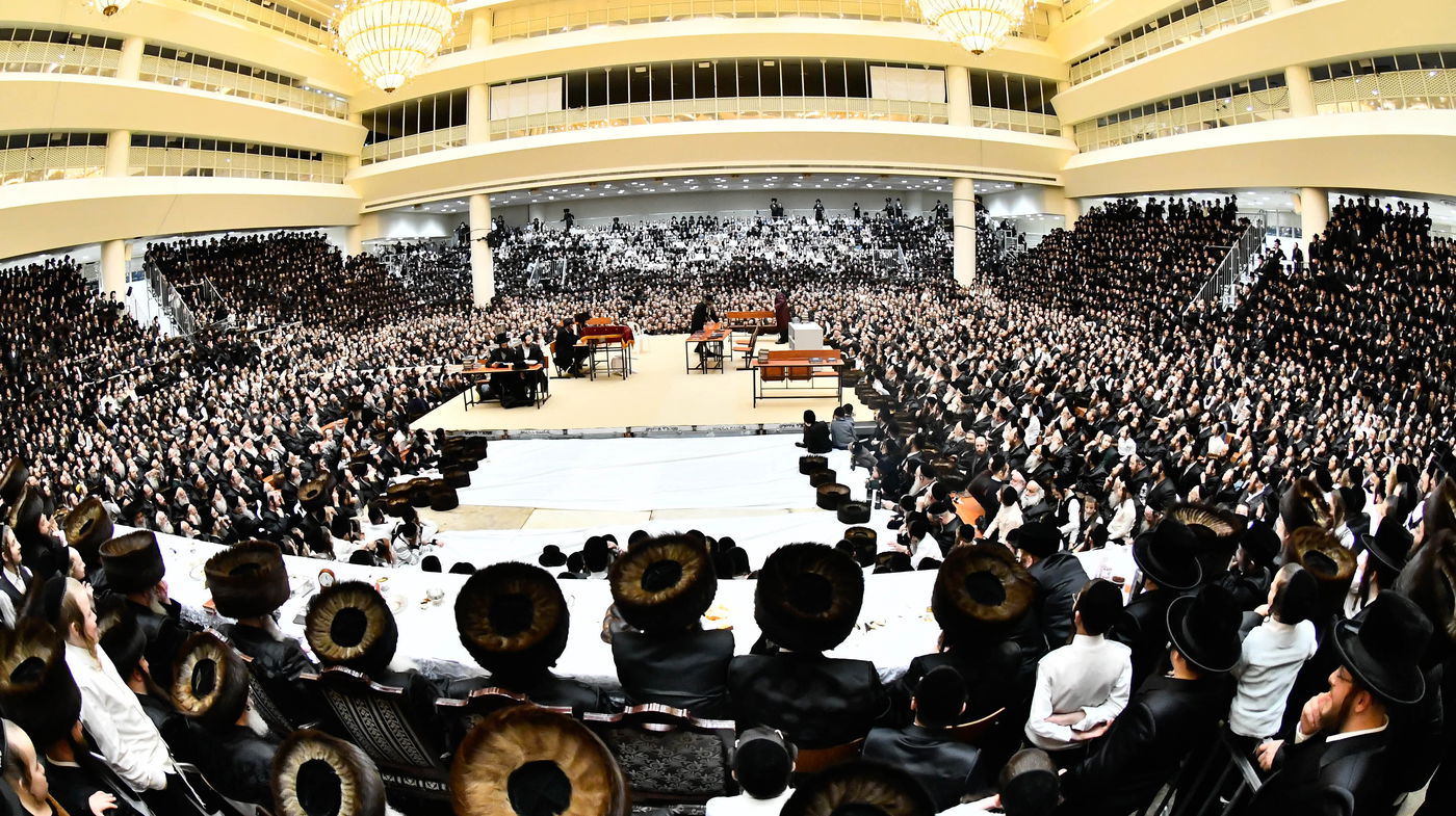 פורים בחצה"ק ויז'ניץ