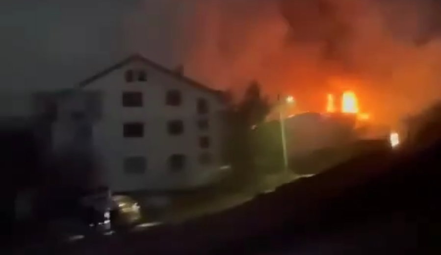 זוועה בצפון מקדוניה: 51 הרוגים בשריפת ענק שפרצה במסיבה