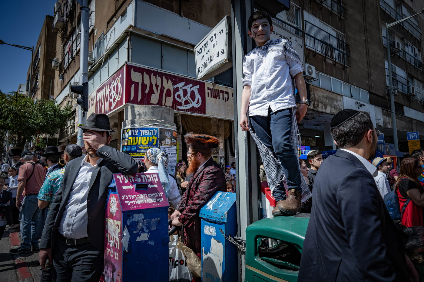 פורים ברחובות בני ברק