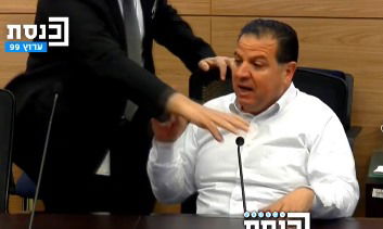 "חתיכת חצוף, צא מיד": ח"כ עודה הורחק מהדיון | צפו