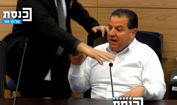 "חתיכת חצוף, צא מיד": ח"כ עודה הורחק מהדיון | צפו