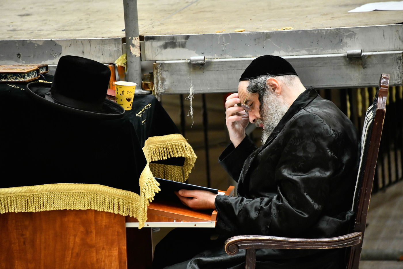 עצרת תפילה וזעקה בחצה"ק ויז'ניץ