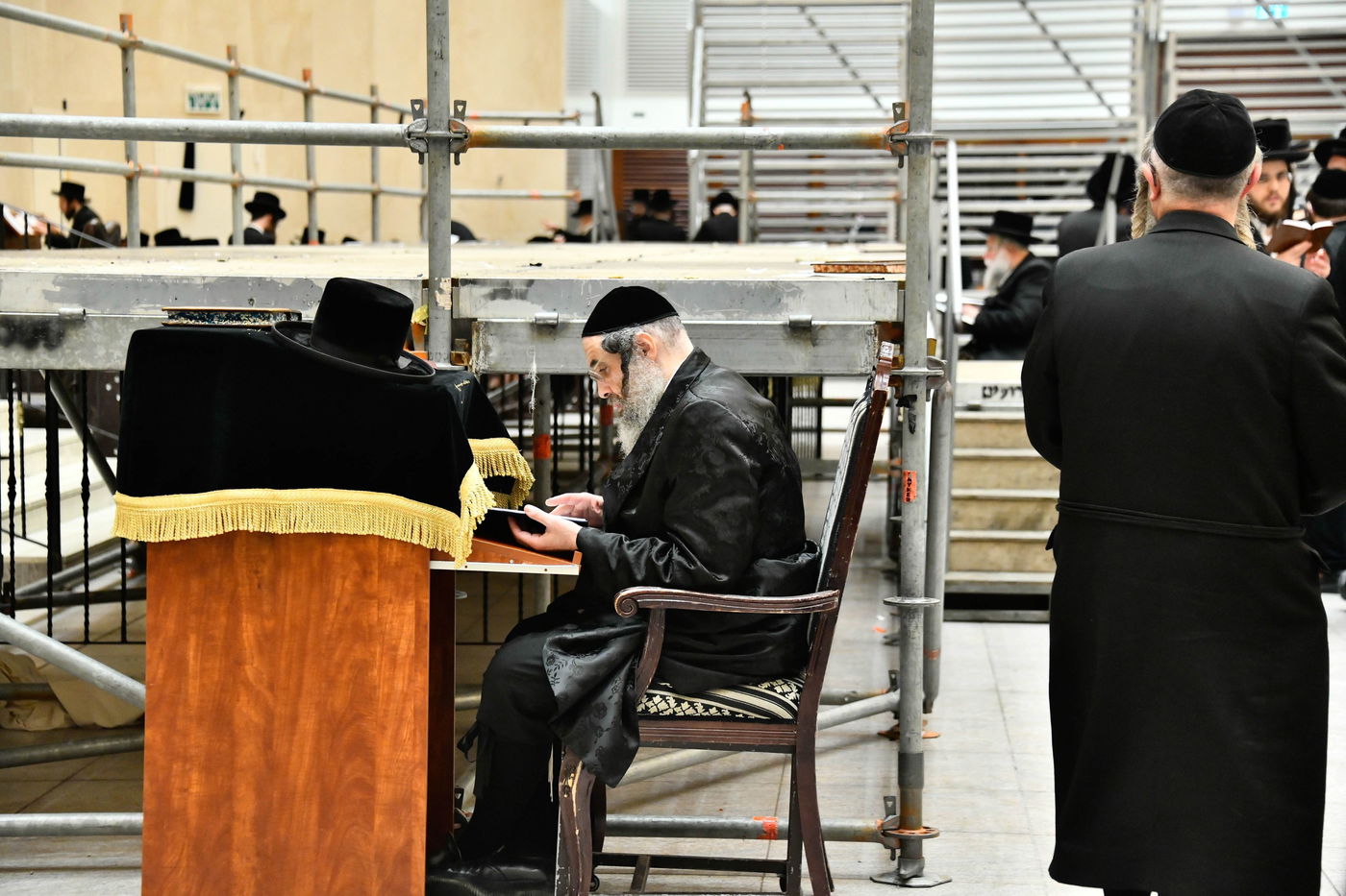 עצרת תפילה וזעקה בחצה"ק ויז'ניץ