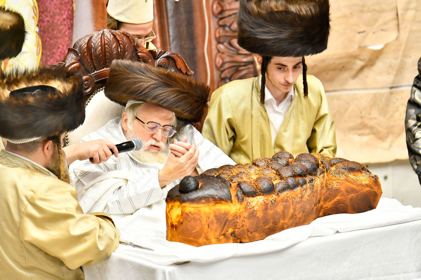 פורים בחצה"ק תולדות אברהם יצחק