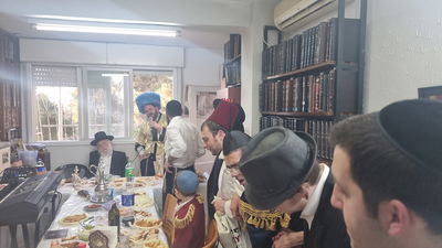 שמחת חג בבית הגרב"ד אלישיב