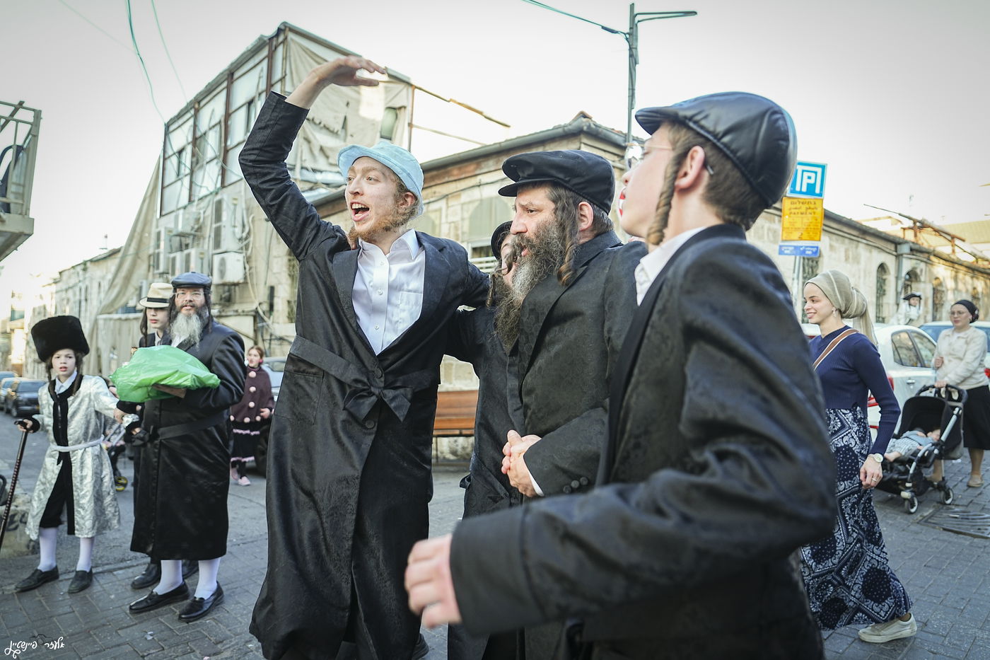 פורים ברחובות ירושלים