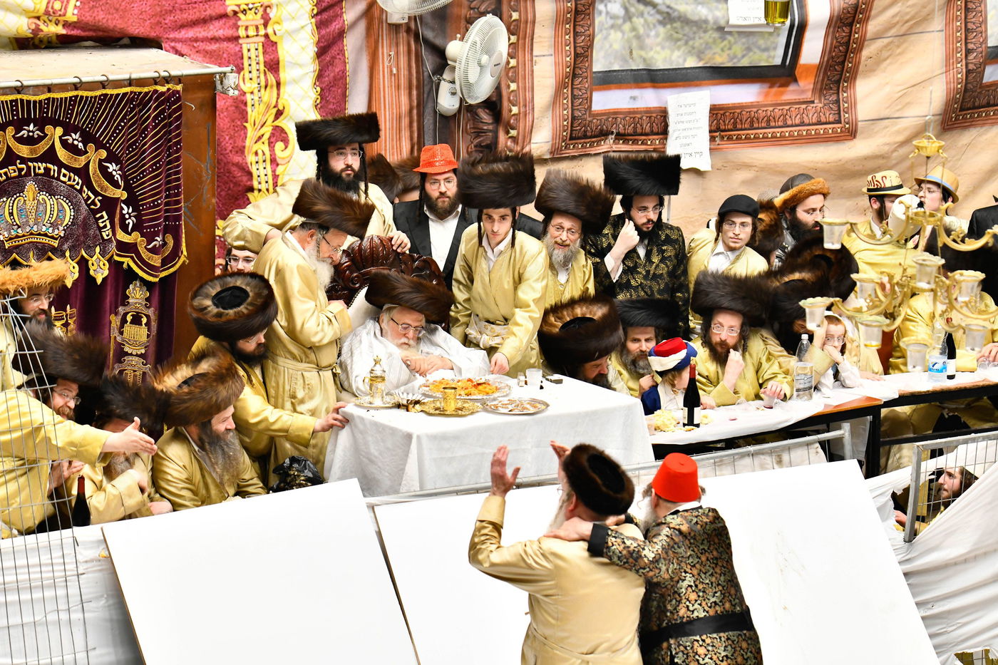 פורים בחצה"ק תולדות אברהם יצחק