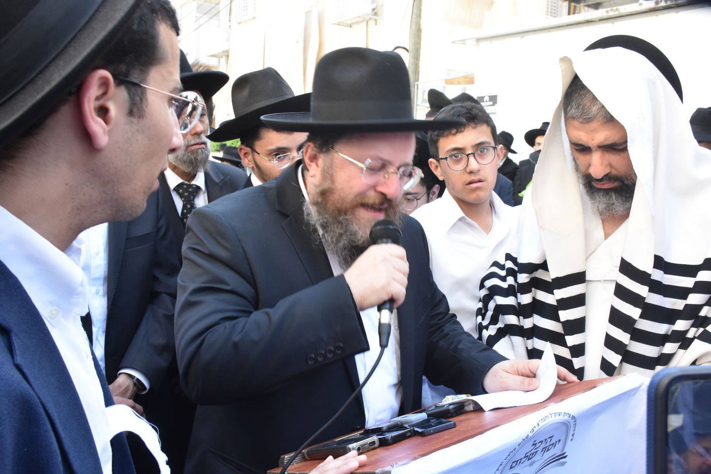 מסע הלווית הרה"ג רבי יחיאל תם זצ"ל