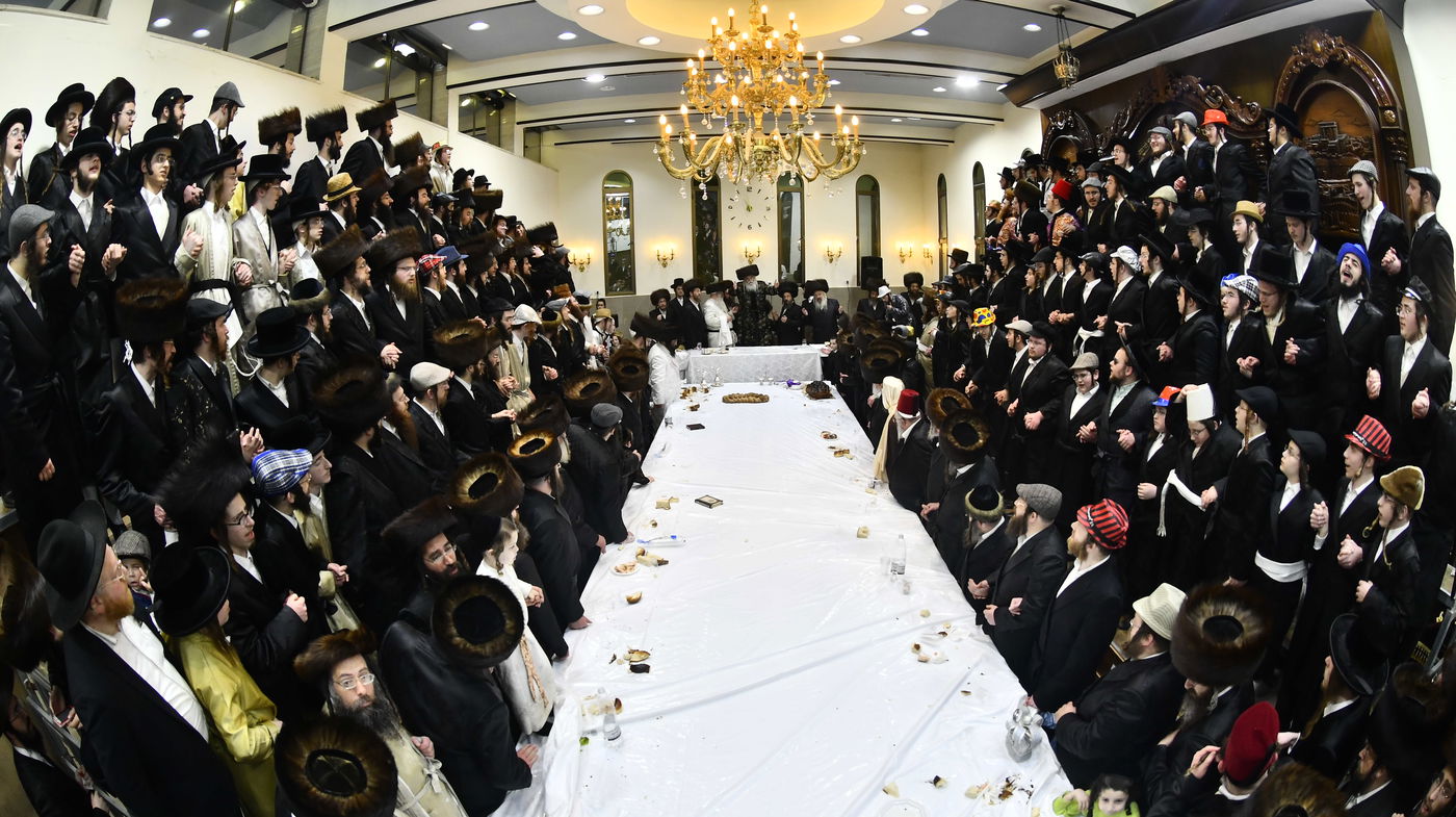 פורים בחצה"ק קרעטשניף י-ם