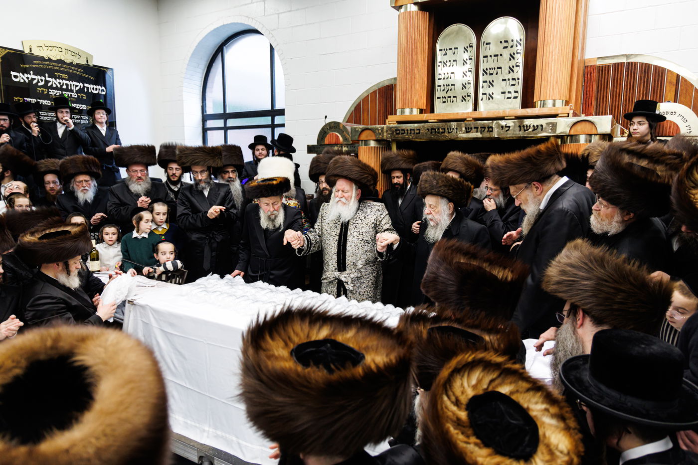 פורים בחצה"ק באבוב