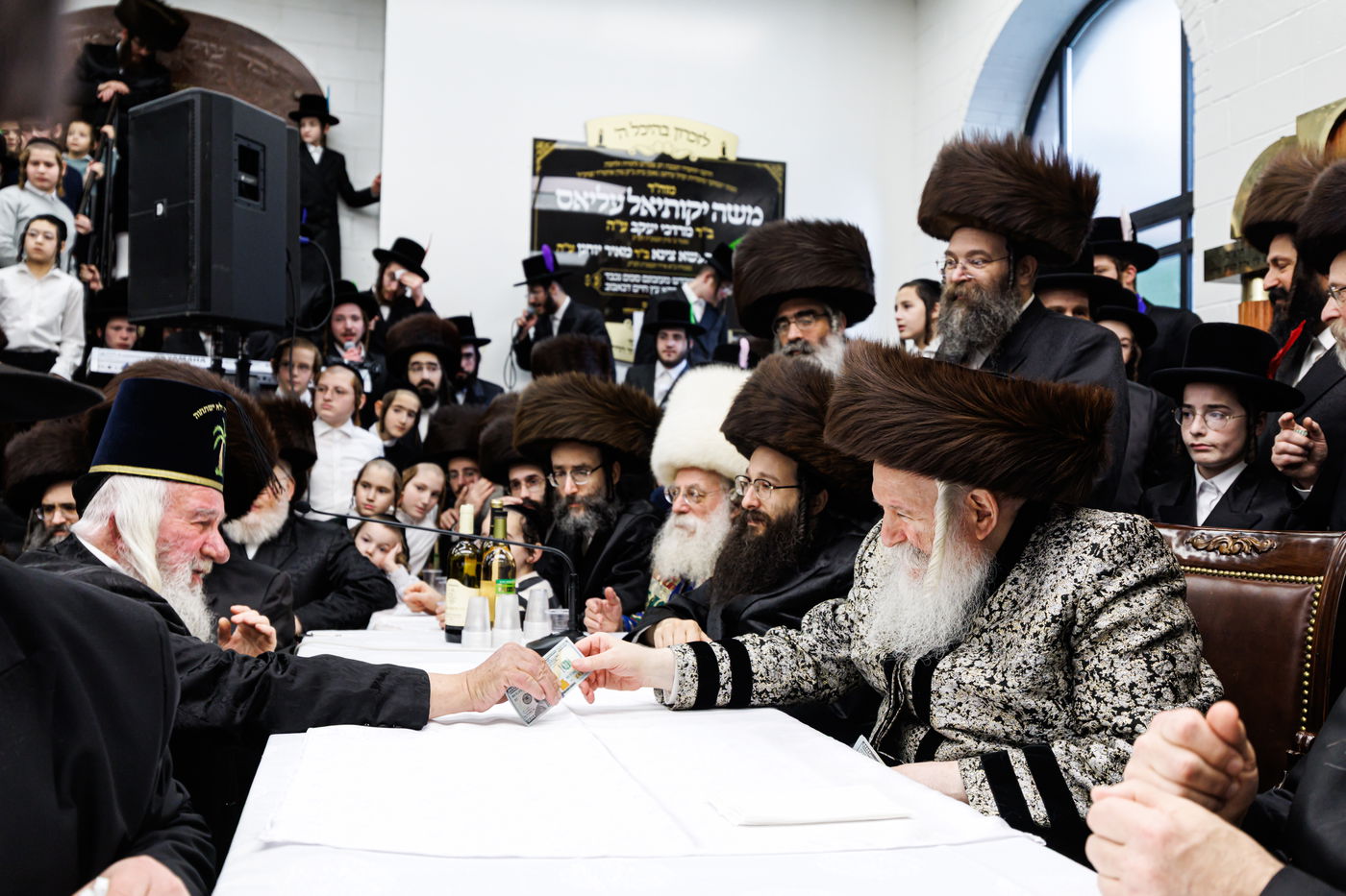 פורים בחצה"ק באבוב