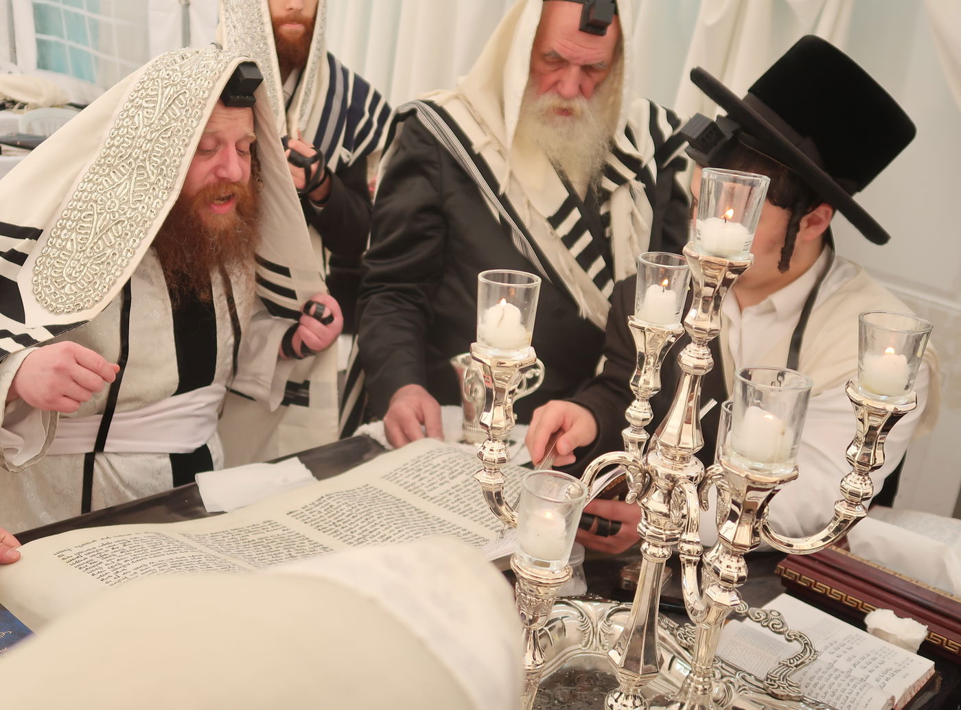 פורים בחצה"ק מיאלען