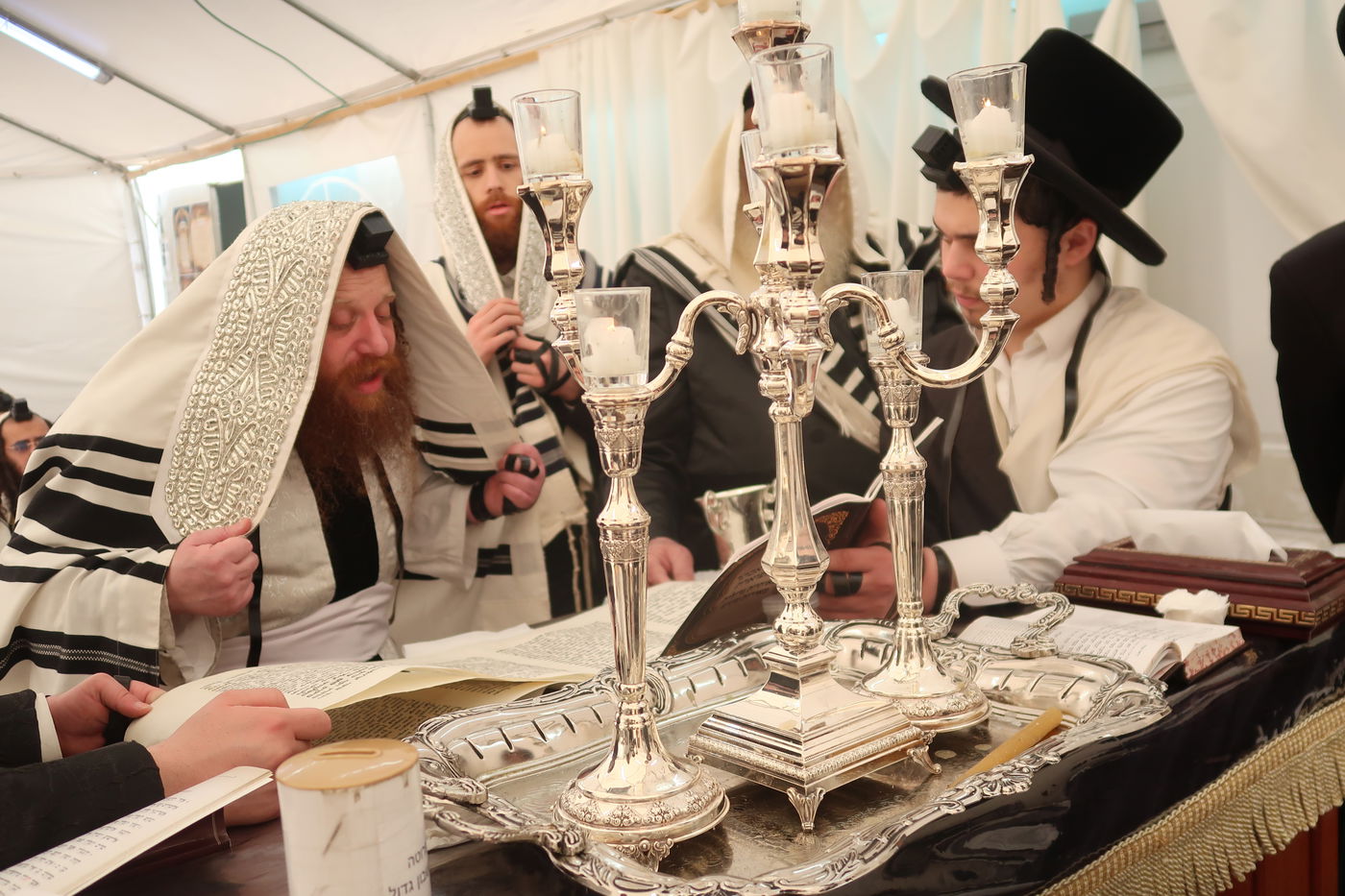 פורים בחצה"ק מיאלען