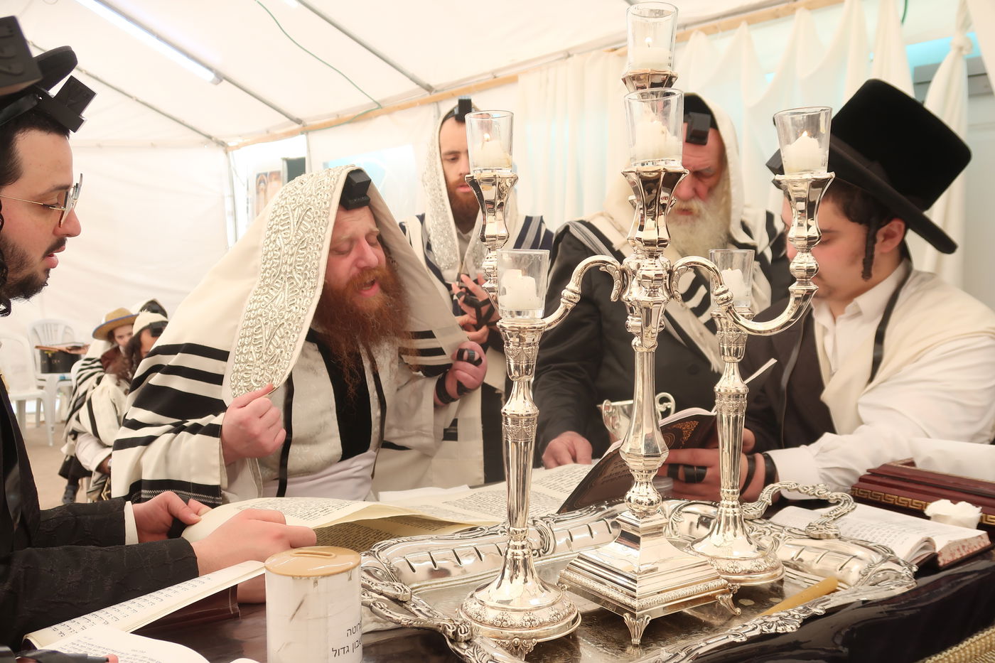 פורים בחצה"ק מיאלען