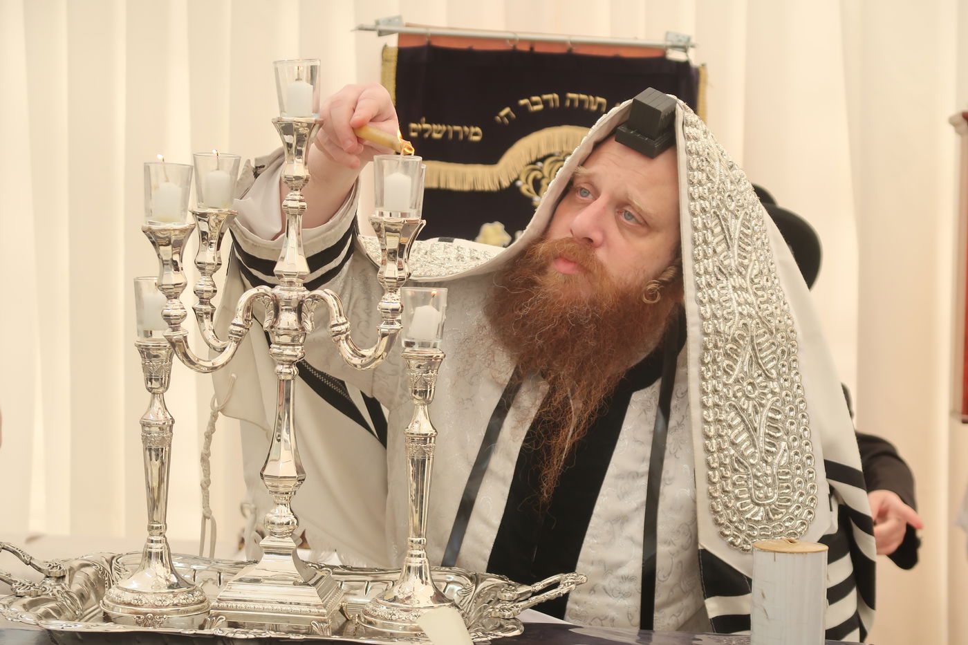 פורים בחצה"ק מיאלען