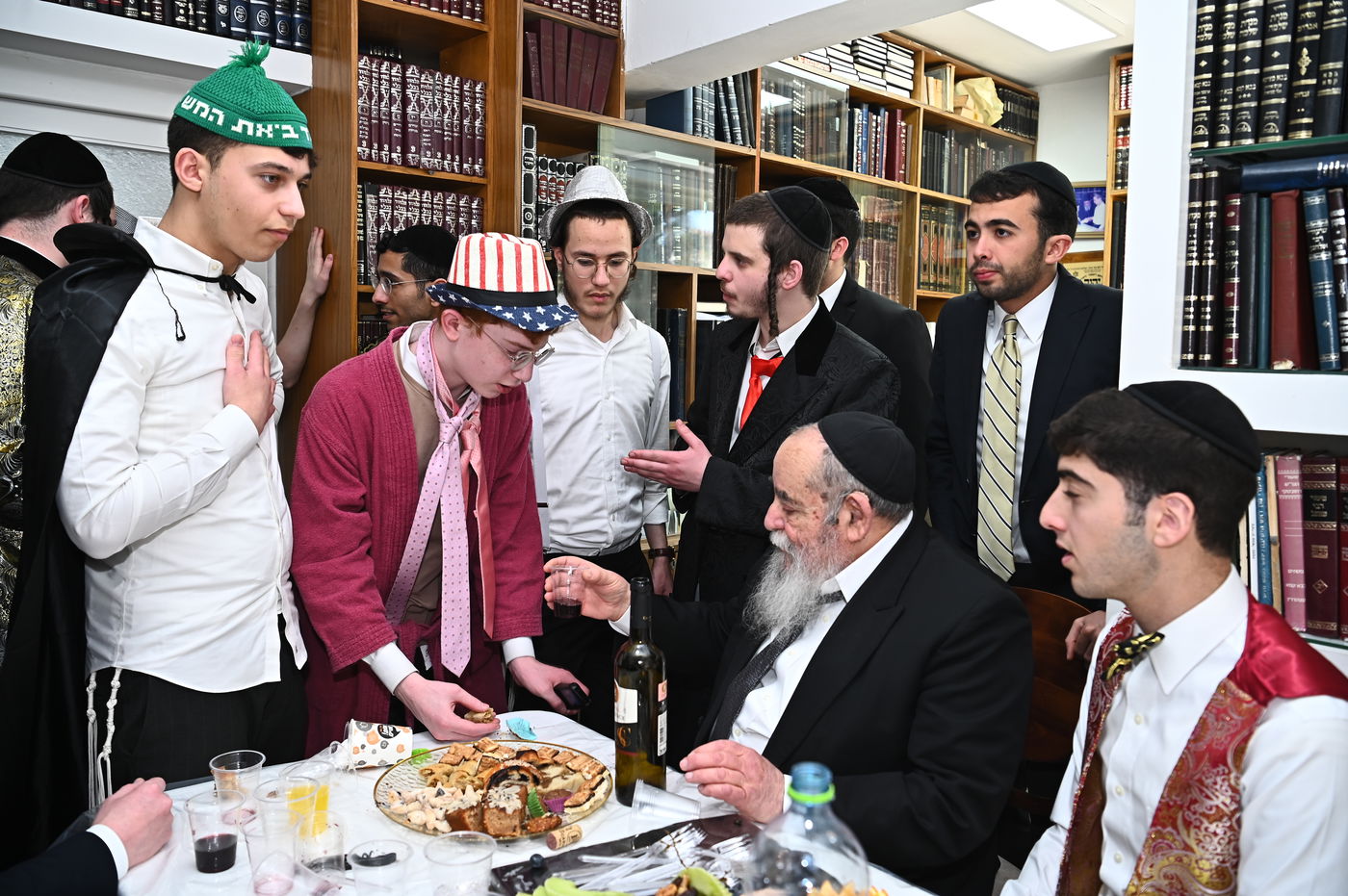 פורים אצל הגר"א סאלים