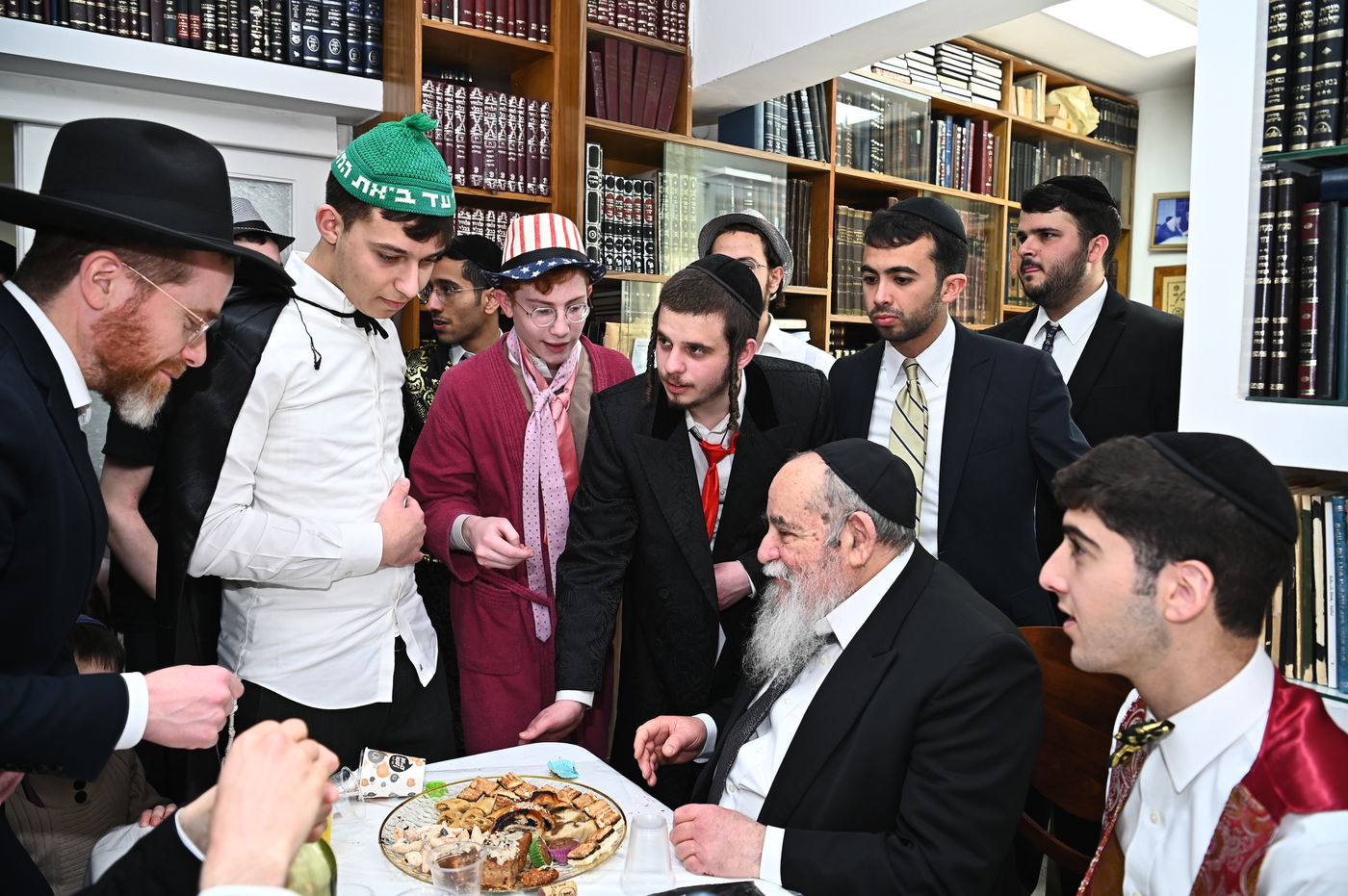 פורים אצל הגר"א סאלים