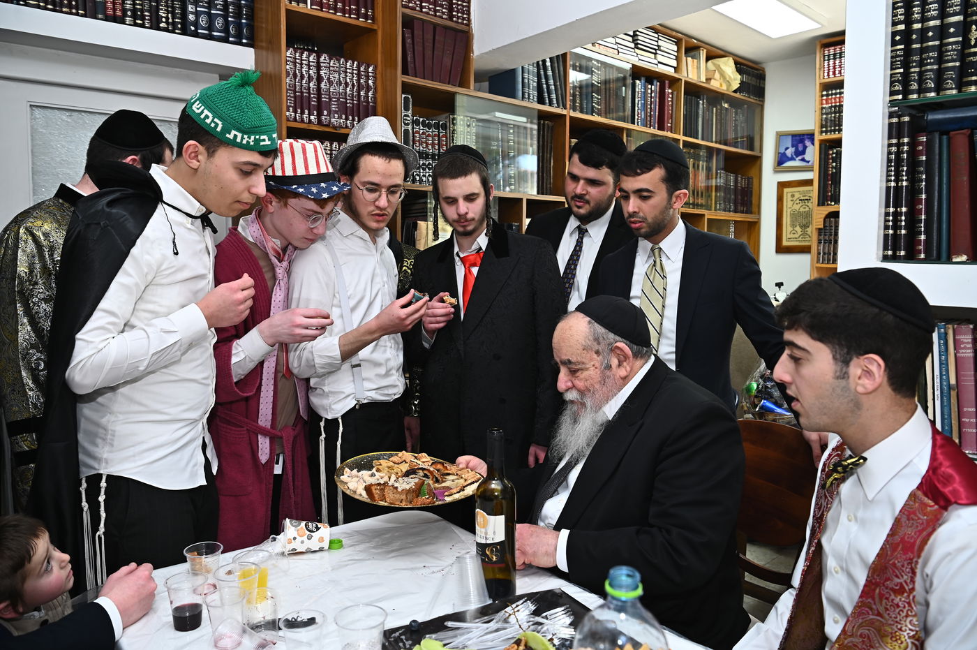 פורים אצל הגר"א סאלים