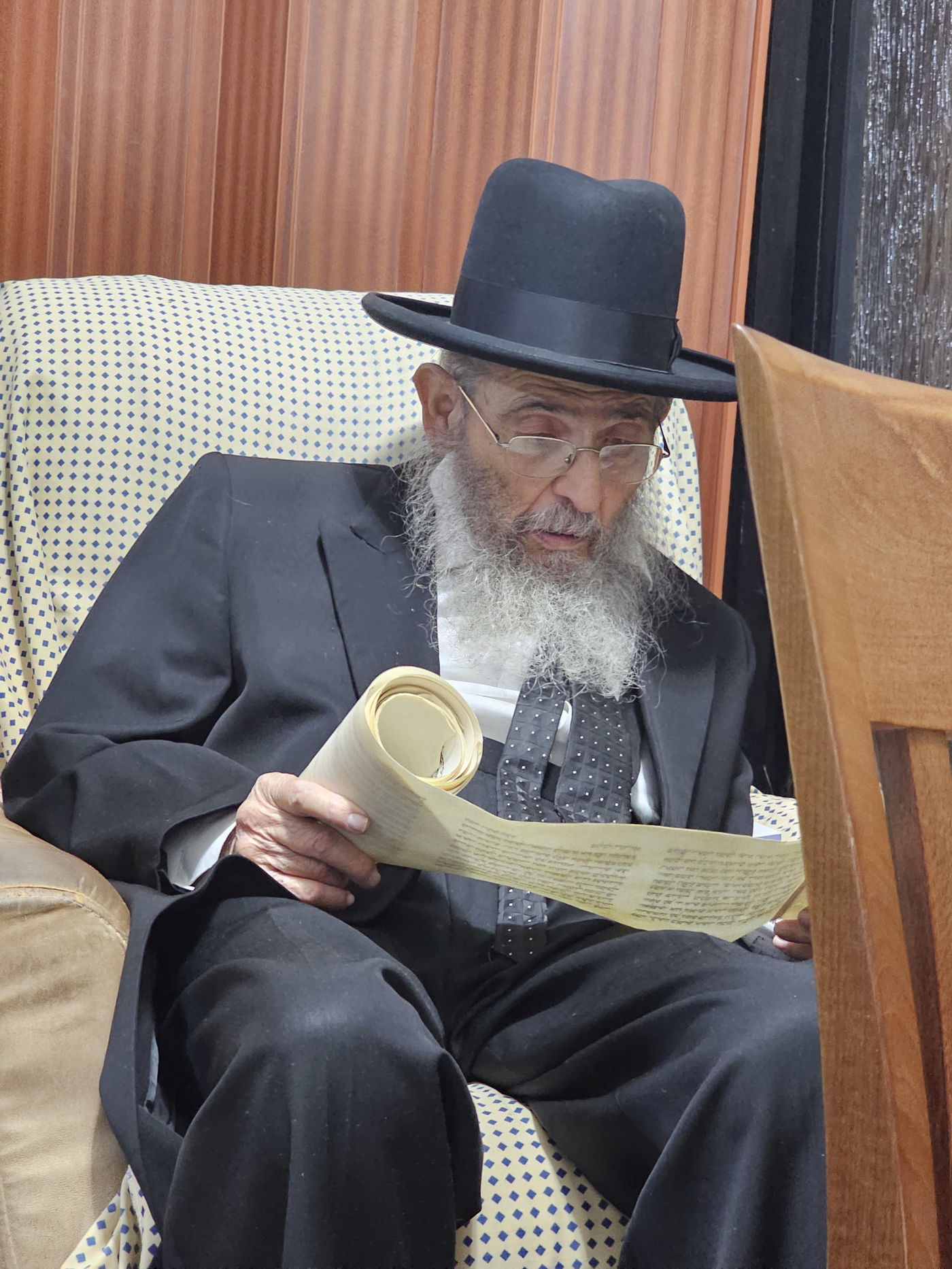 פורים אצל הגאון רבי יצחק הקר