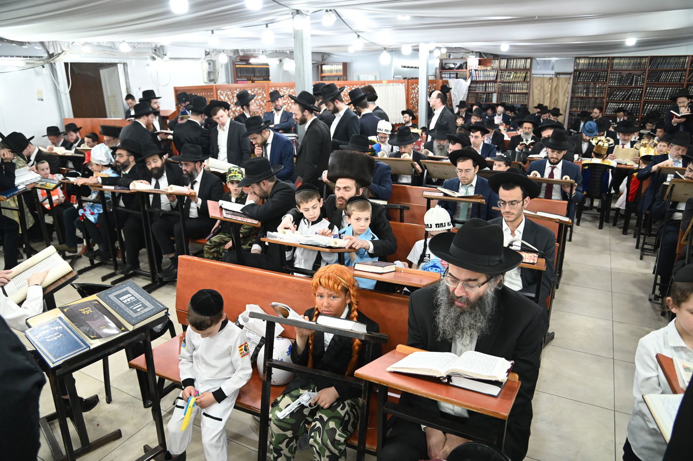 פורים אצל הגאון רבי שמעון גלאי