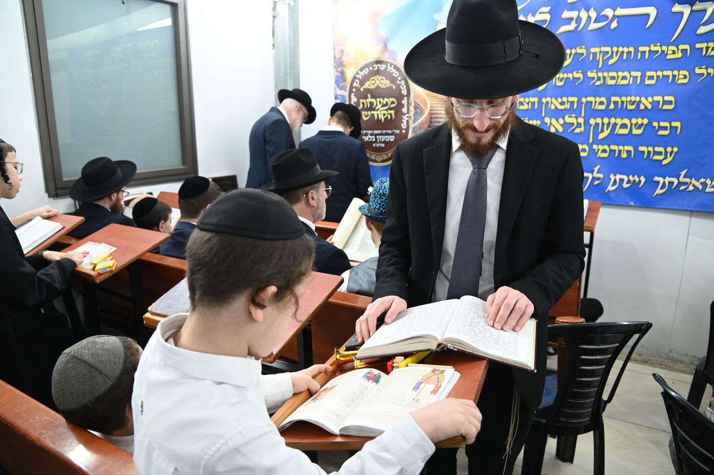 פורים אצל הגאון רבי שמעון גלאי