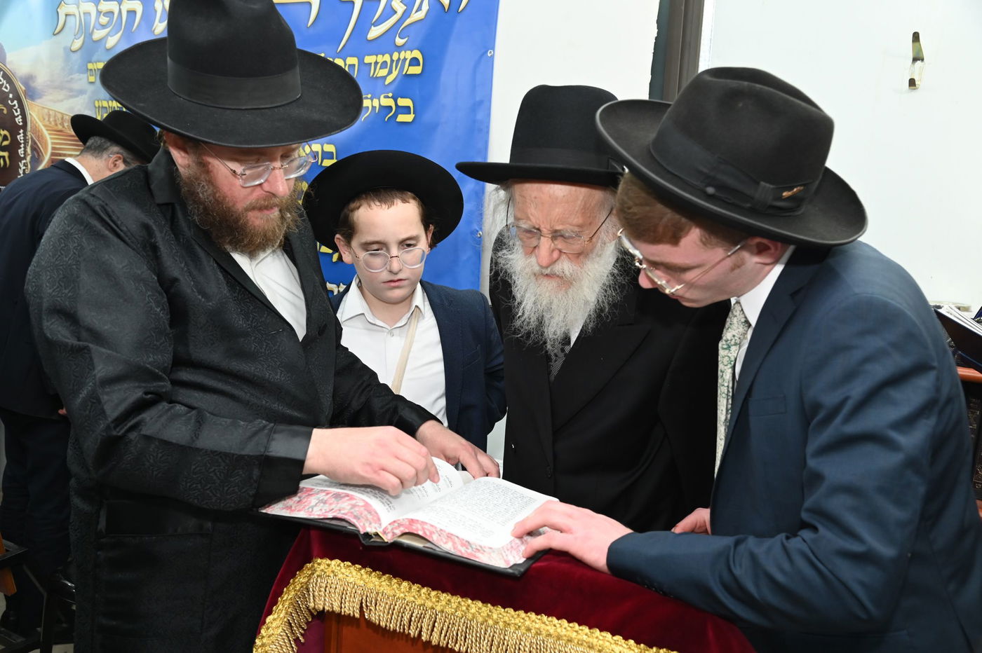 פורים אצל הגאון רבי שמעון גלאי