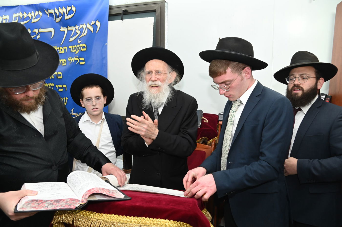 פורים אצל הגאון רבי שמעון גלאי