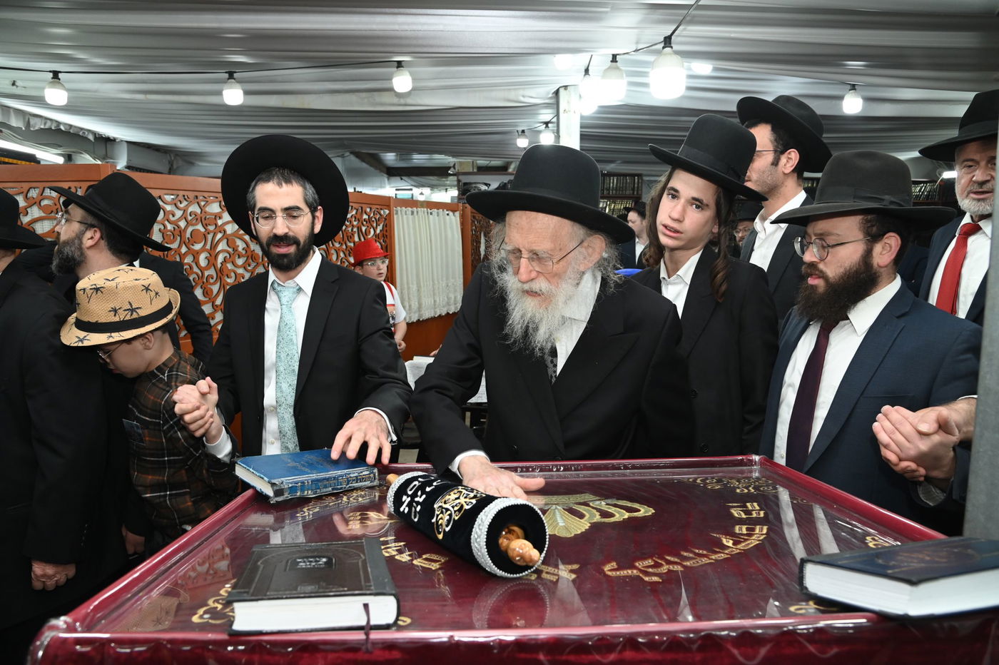 פורים אצל הגאון רבי שמעון גלאי