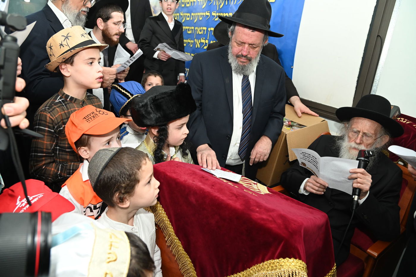 פורים אצל הגאון רבי שמעון גלאי