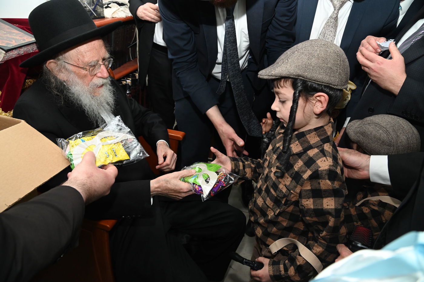 פורים אצל הגאון רבי שמעון גלאי