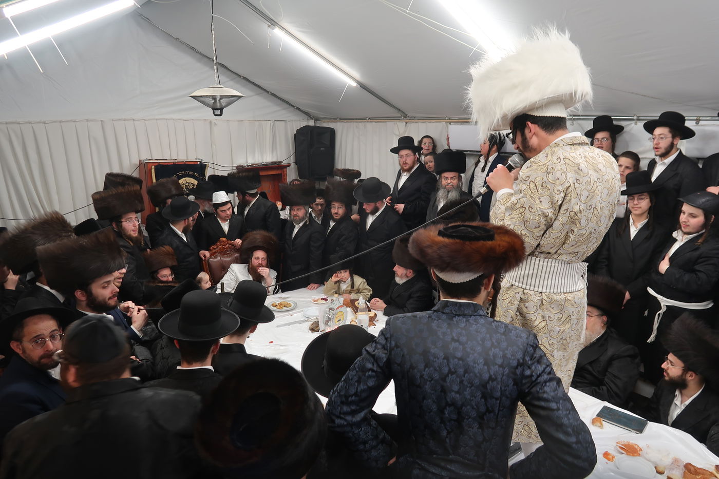 פורים בחצה"ק מיאלען