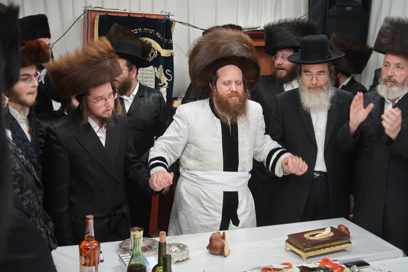 פורים בחצה"ק מיאלען